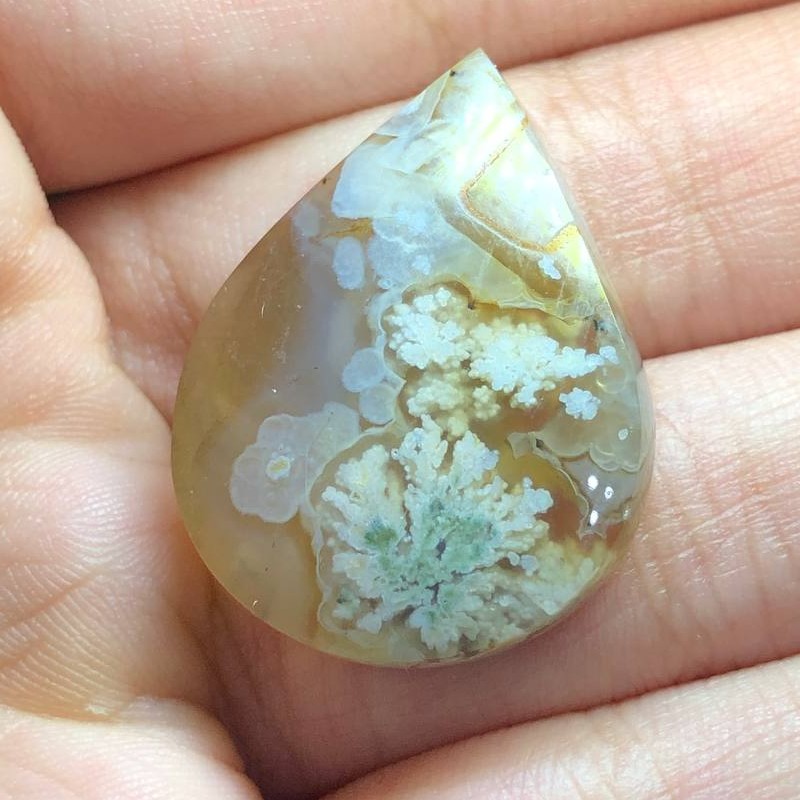 نگین شجر شکوفه با طرحی خاص و زیبا با تراش اشکی شکل کد 122