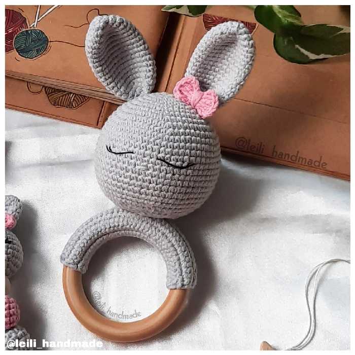 جغجغه ی خرگوش بافتنی طوسی و صورتی