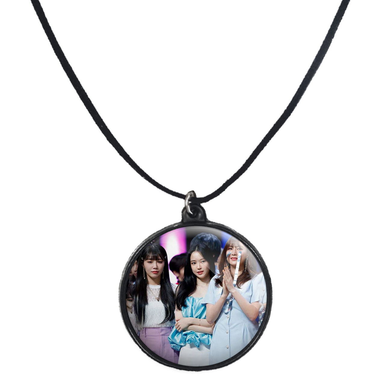 گردنبند پرمانه طرح Apinkگروه موسیقی کد pmb.11995مدل دو طرفه