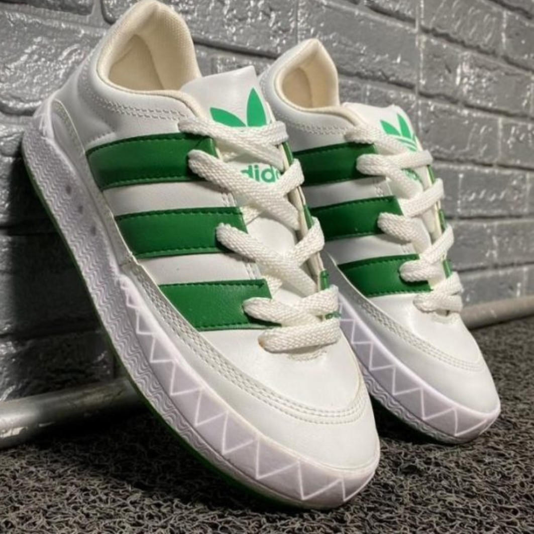 کفش آدیداس اسپرت و فشن سایز های 40 تا 44 و رنگ بندی و نقش های مختلف