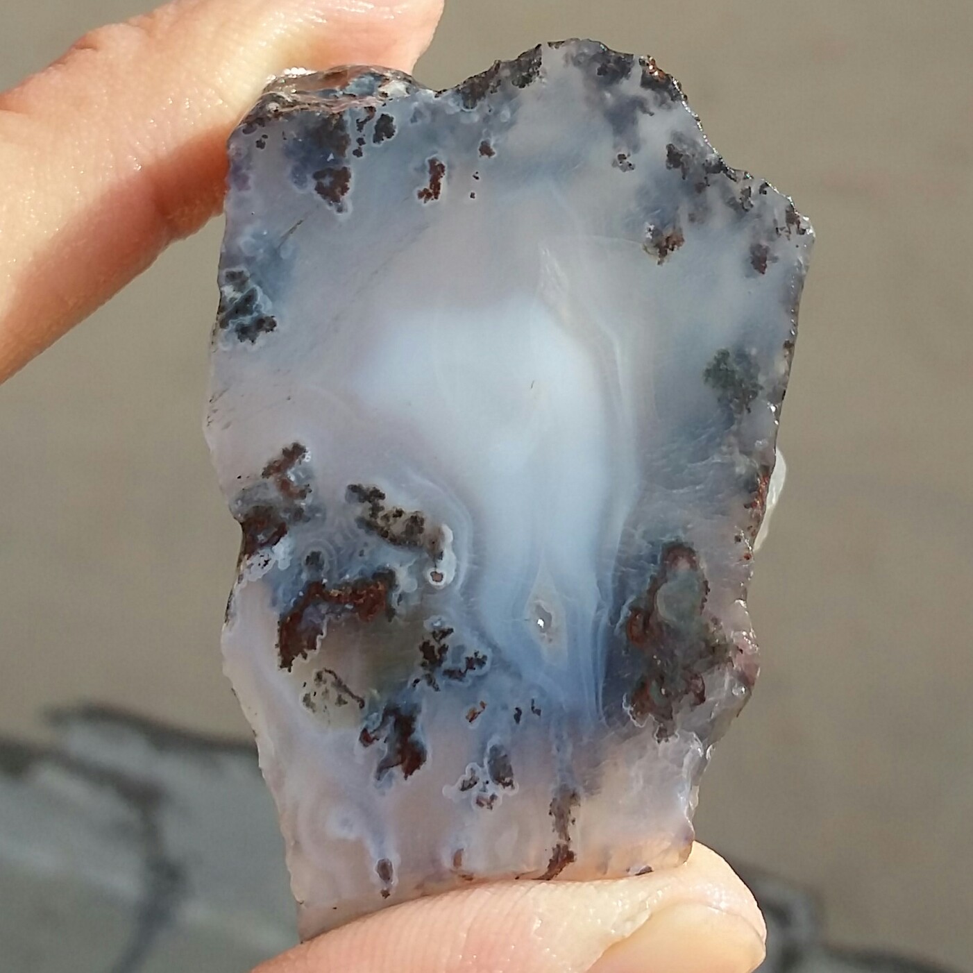 اسلایس سنگ راف عقیق سلیمانی سه بعدی منظره دار بسیار زیبا و خاص 100 در 100 طبیعی  
کد 11823