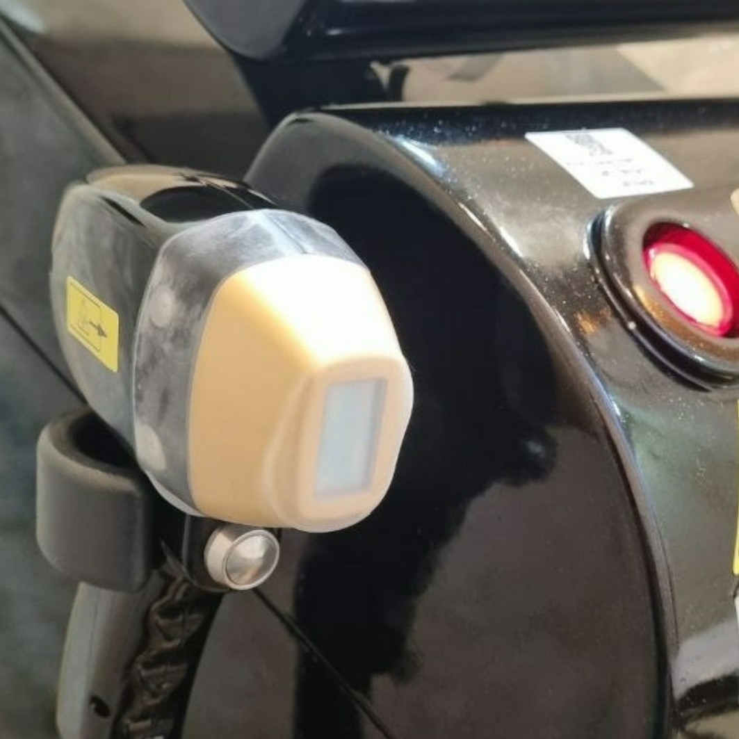 سری لیزر شخصی تیتانیوم