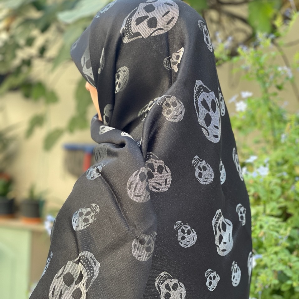 روسری مشکی طرح مک کوئین مشکی