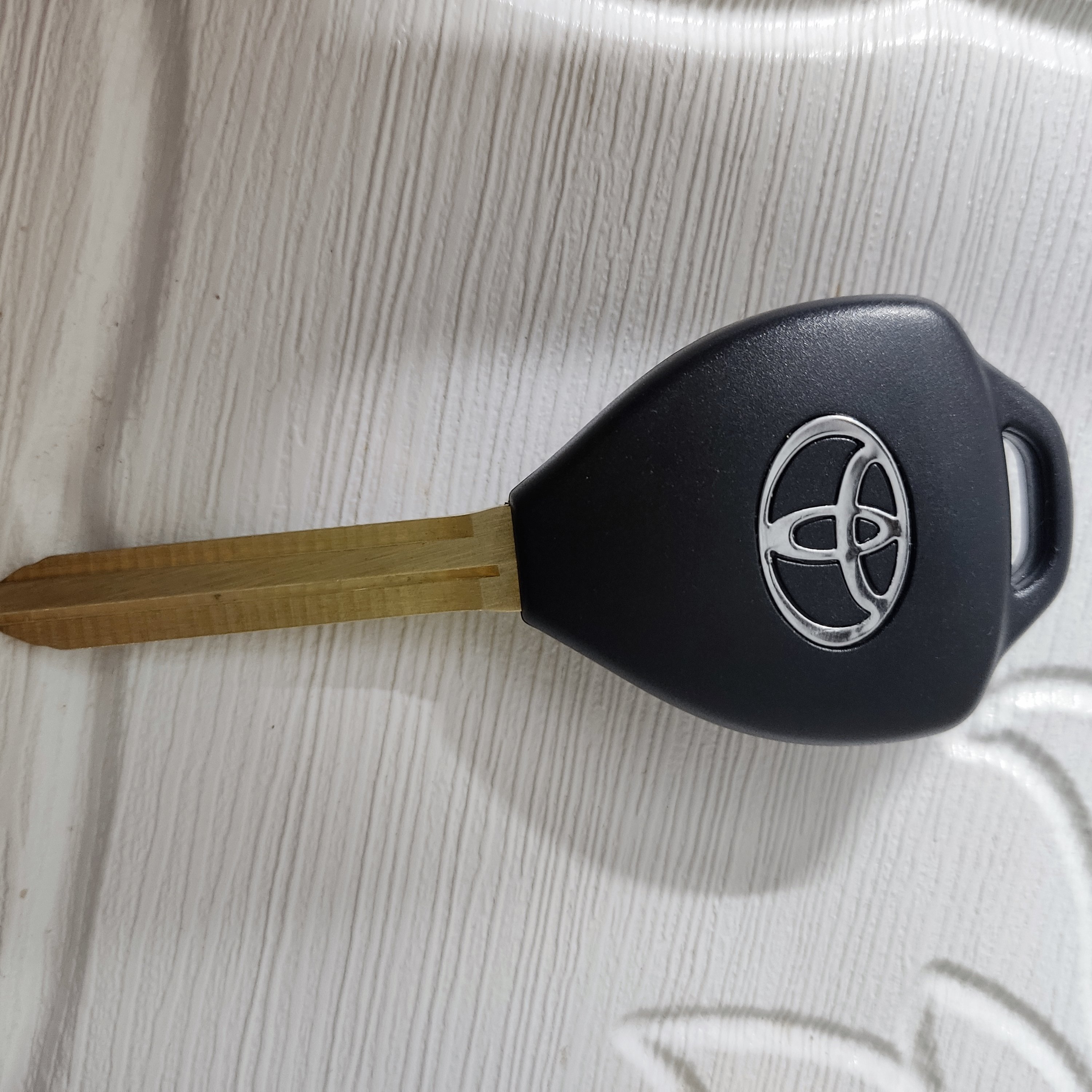 قاب ریموت تویوتا تیغه دار 4 دکمه