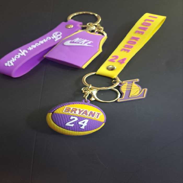 جاکلیدی توپ و پیراهن بسکتبال