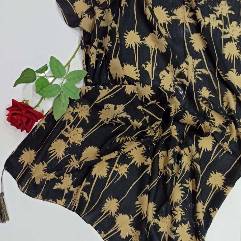 شال نخی منگوله دار