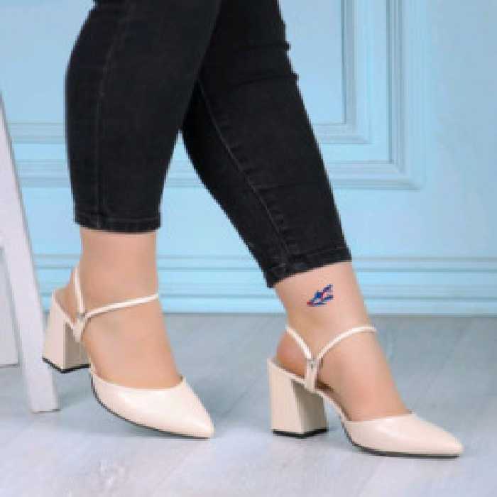 کفش پاشنه دار