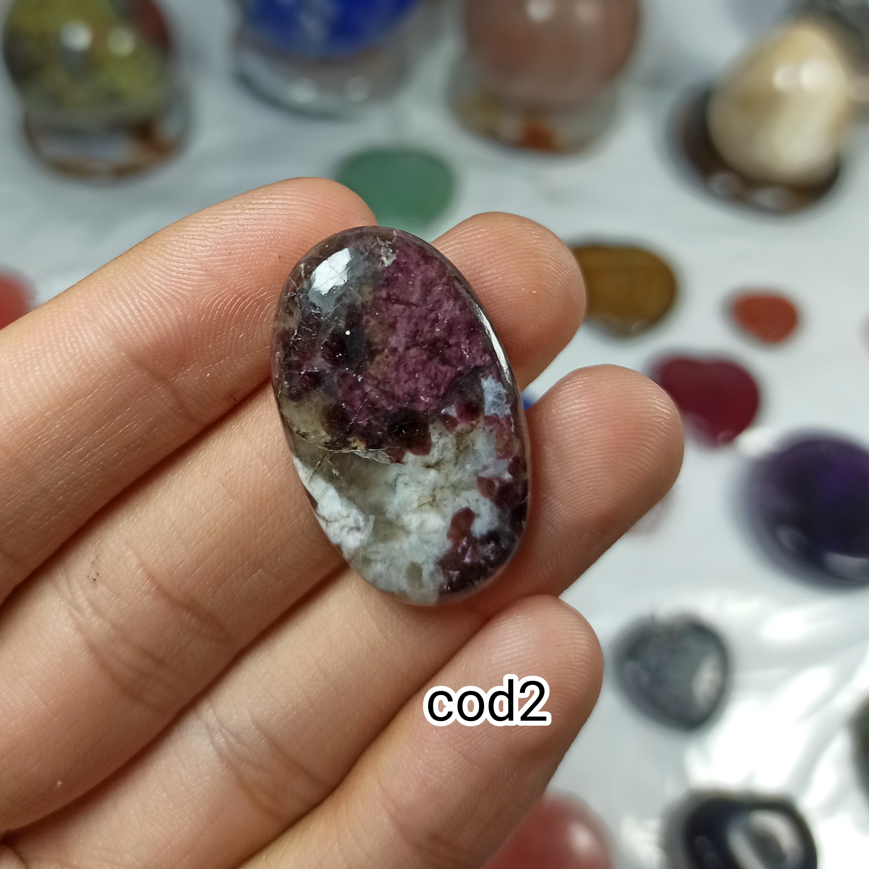 سودالیت قرمز طبیعی