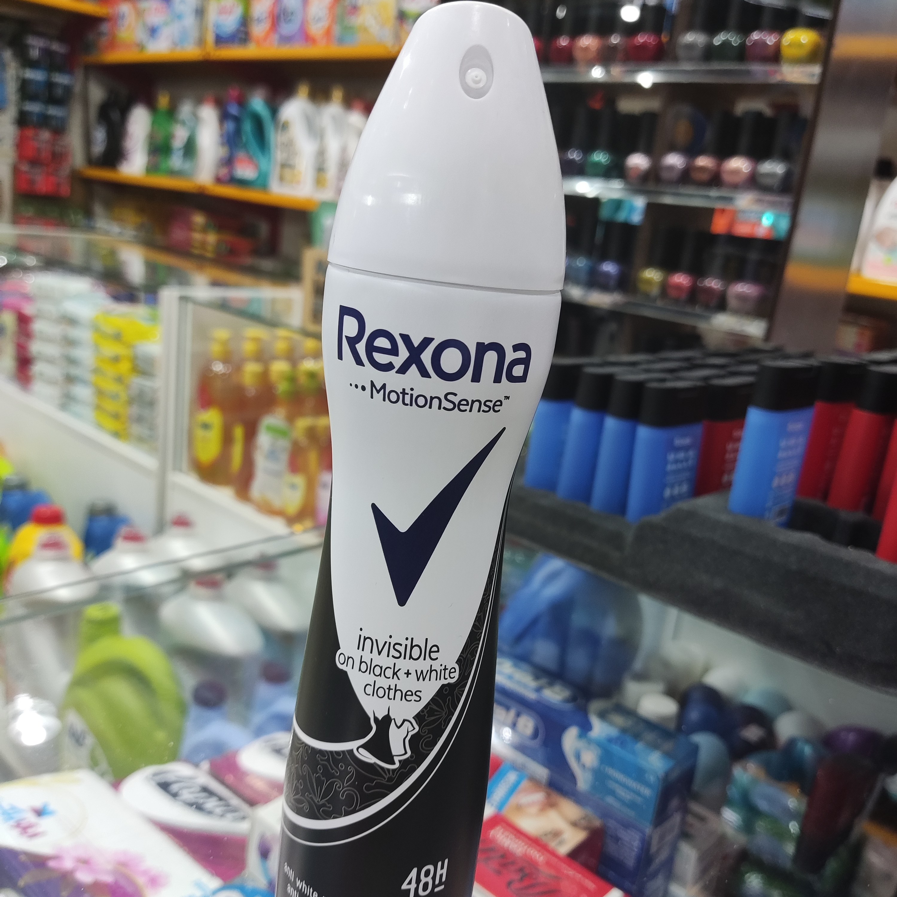 اسپری دئودرانت اینویزیبل رکسونا