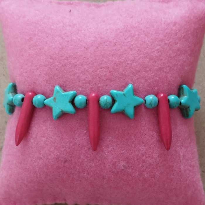 دستبند با سنگ فیروزه و سنگ سرخ با و قفل طوطی و زنجیر استیل رنگ ثابت. قابل ساخت به اندازه دست شما