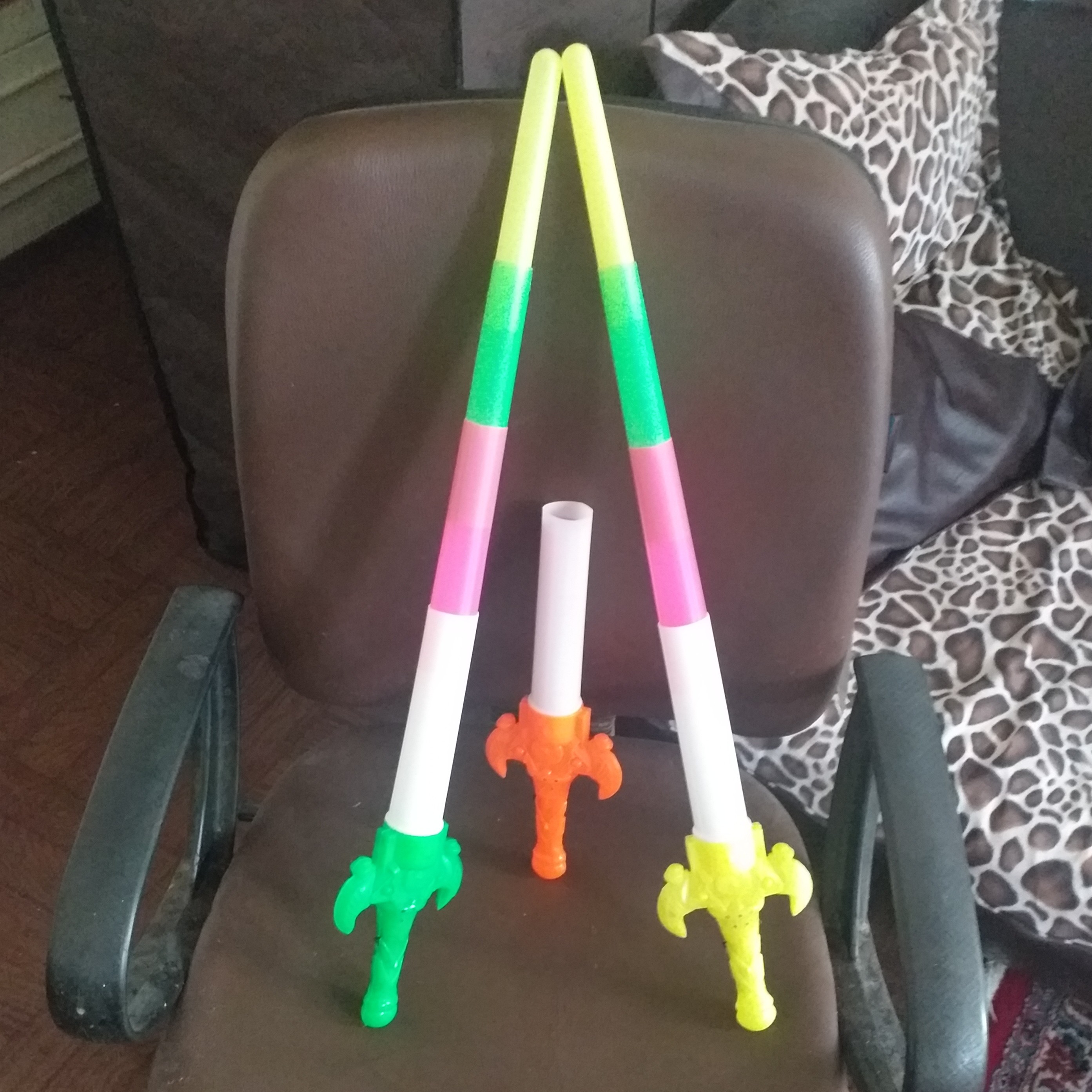 اسباب بازی ست 5تایی شمشیر جمع شو چراغدار