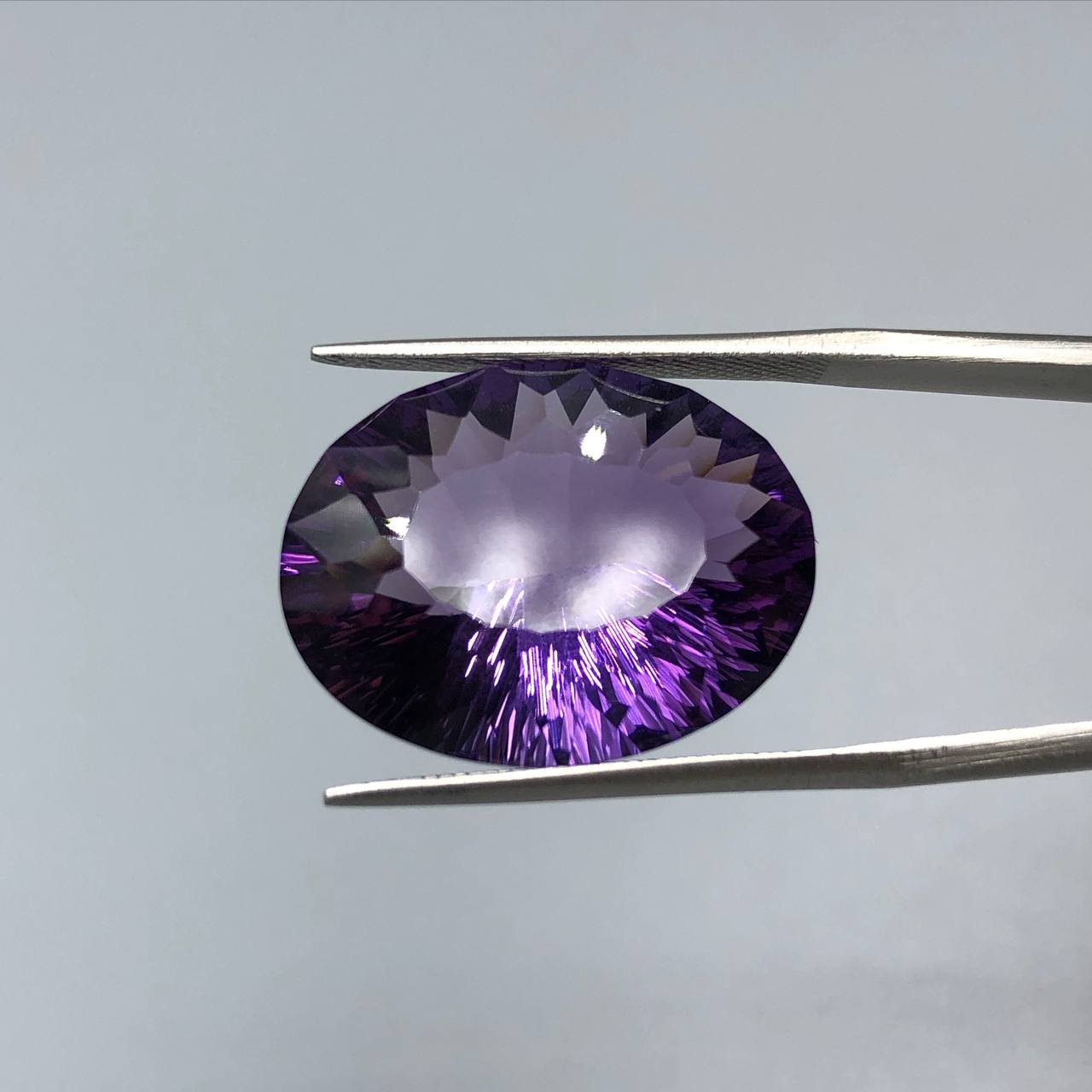 نگین آمیتیست طبیعی تراش اصل بیضی زیبا 8201