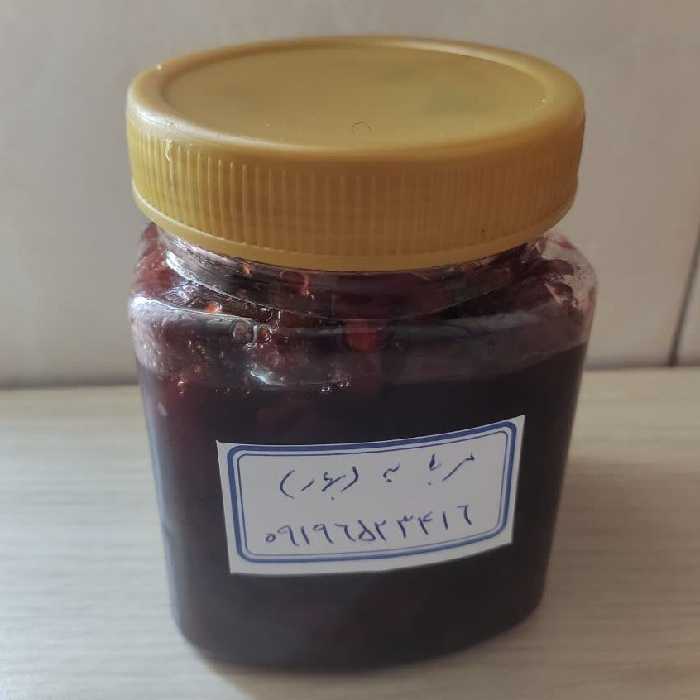 مربای به خانگی همراه با هل بسیار خوش عطر نیم کیلویی امساله طبیعی بدون موادافزودنی 