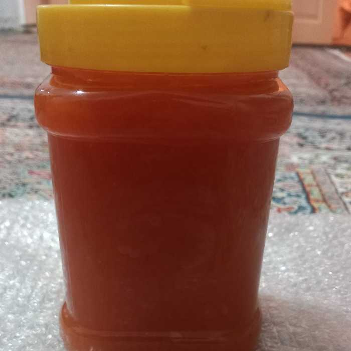 مربای خانگی خیلی تمیز و بهداشتی و خوشمزه مربای همه نوع میوه هست هر چه قدر که بخاید