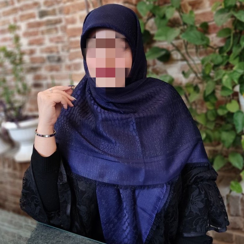روسری نخ ابریشم ژاکارد دو رو لمه دار ریشه پرزی