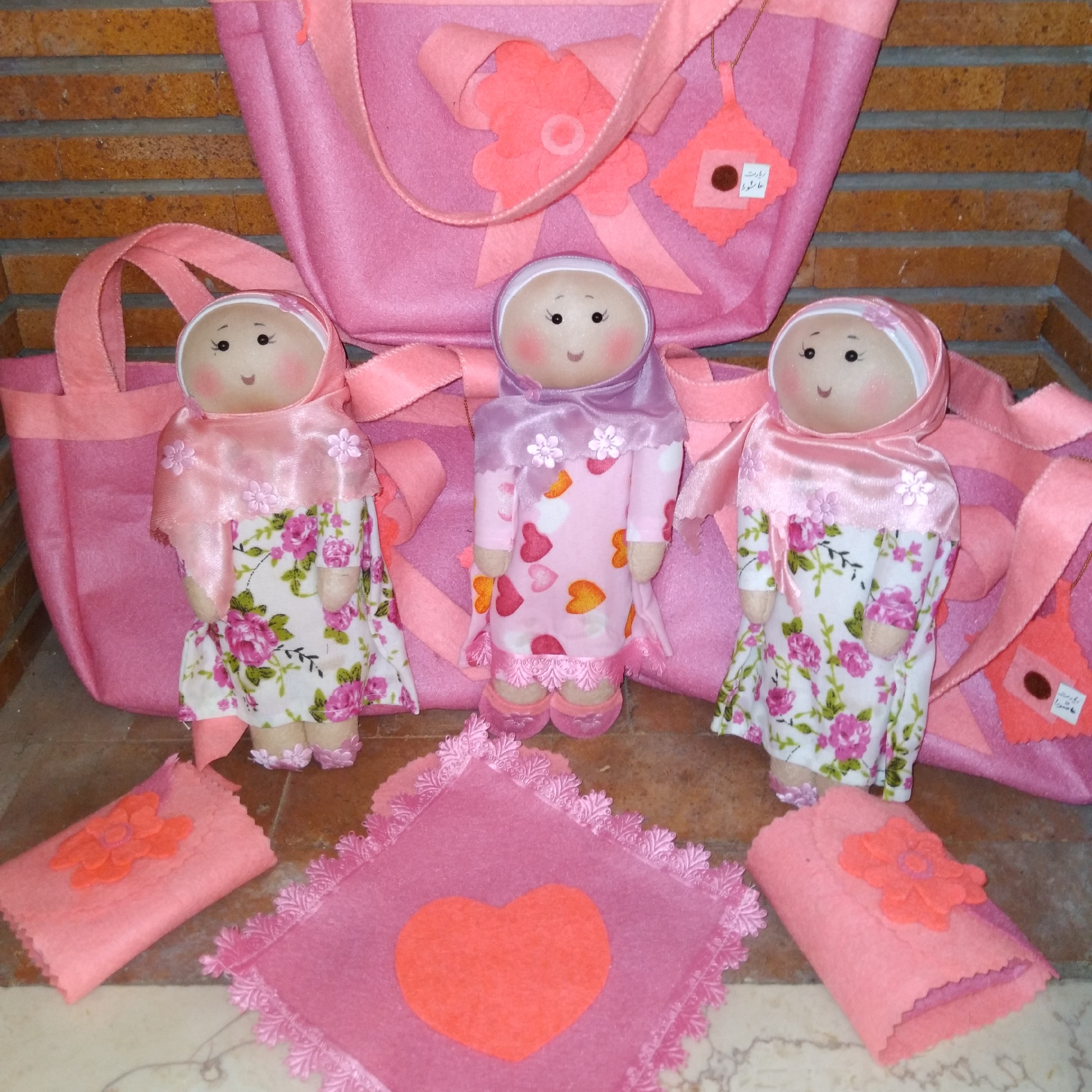 عروسک باحجاب با ملزومات