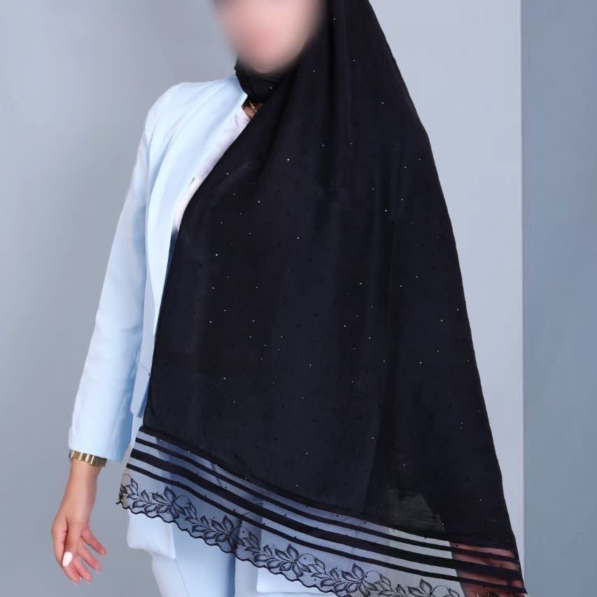 شال نگین دار دستک دانتل
تک رنگ مشکی
دور دوخت
به هیچ عنوان سر نیست
قواره 200در75