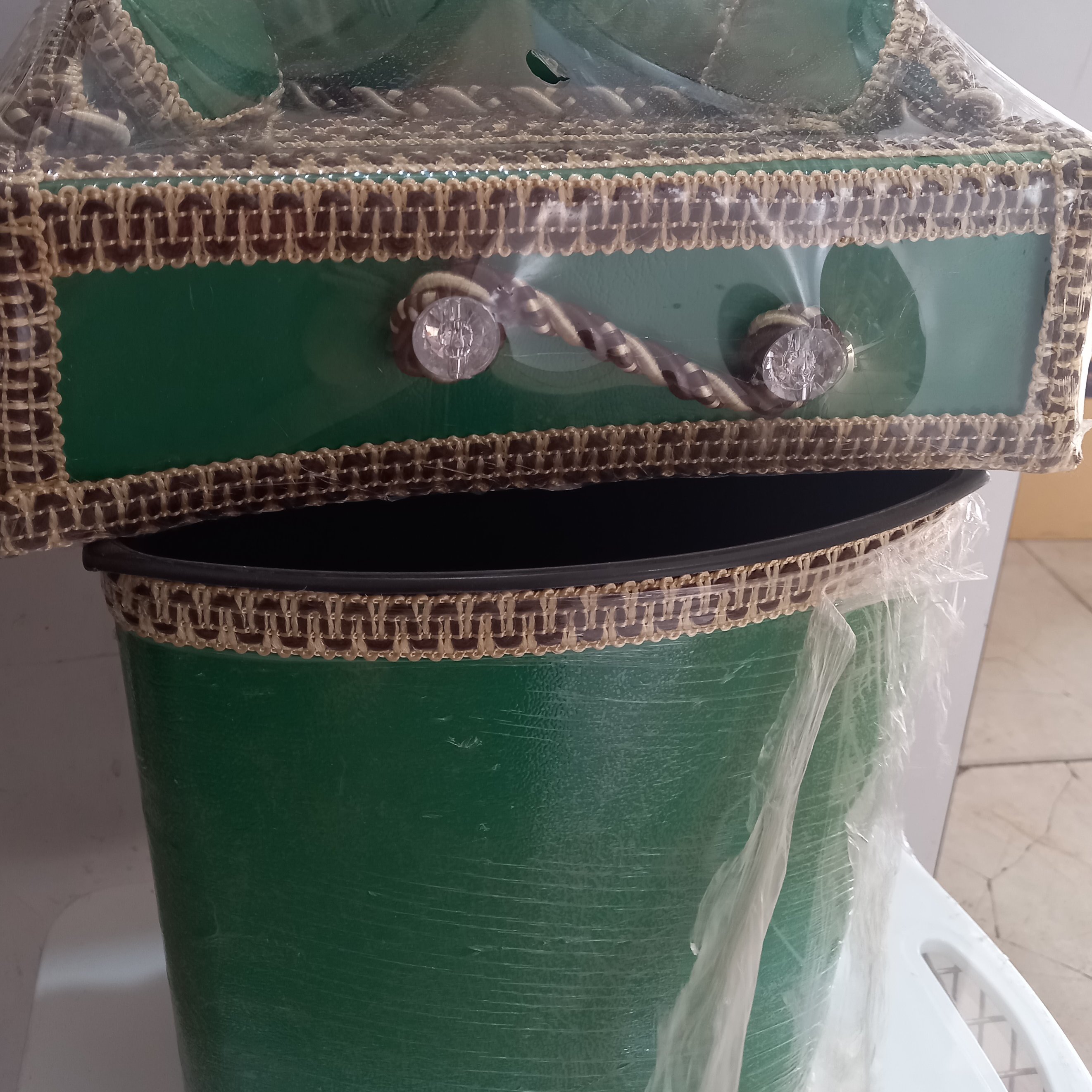 سطل و جا دستمال سلطنتی