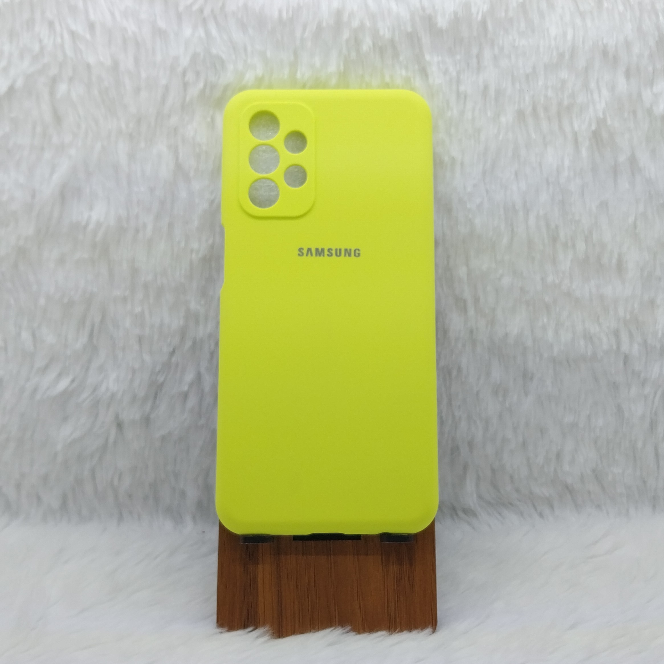گارد (قاب) گوشی سیلیکونی A23مدل سیلیکونی پاک کنی کیفیت اورجینال رنگ لیمویی مناسب گوشی Samsung  A23  4G