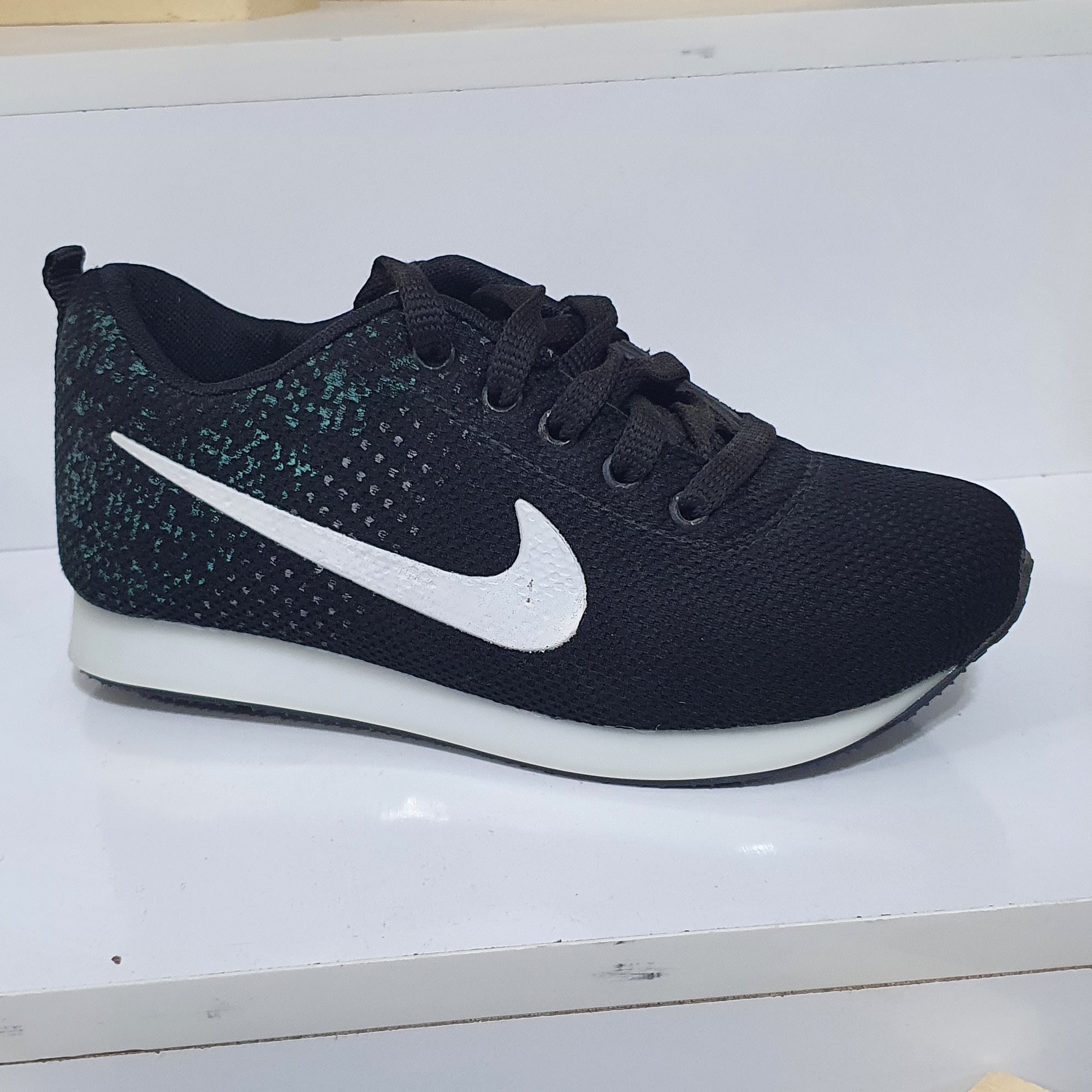 کفش اسپرت نایک