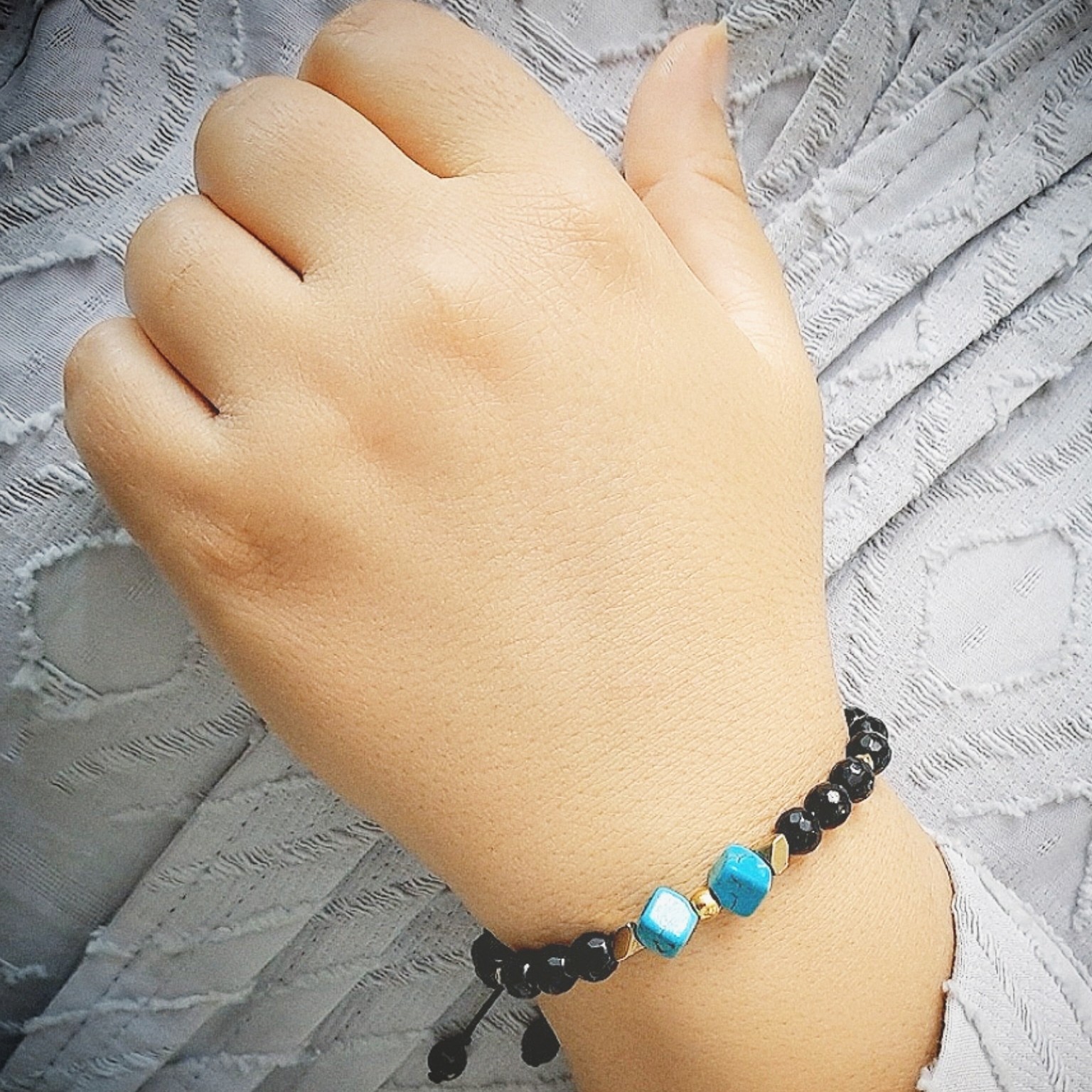 دستبندسنگهای نیمه قیمتی اونیکس و فیروزه 