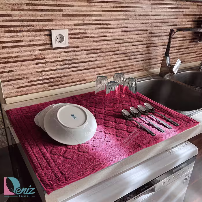 نمگیر ظروف آشپزخانه طرح خشتی رنگ زرشکی