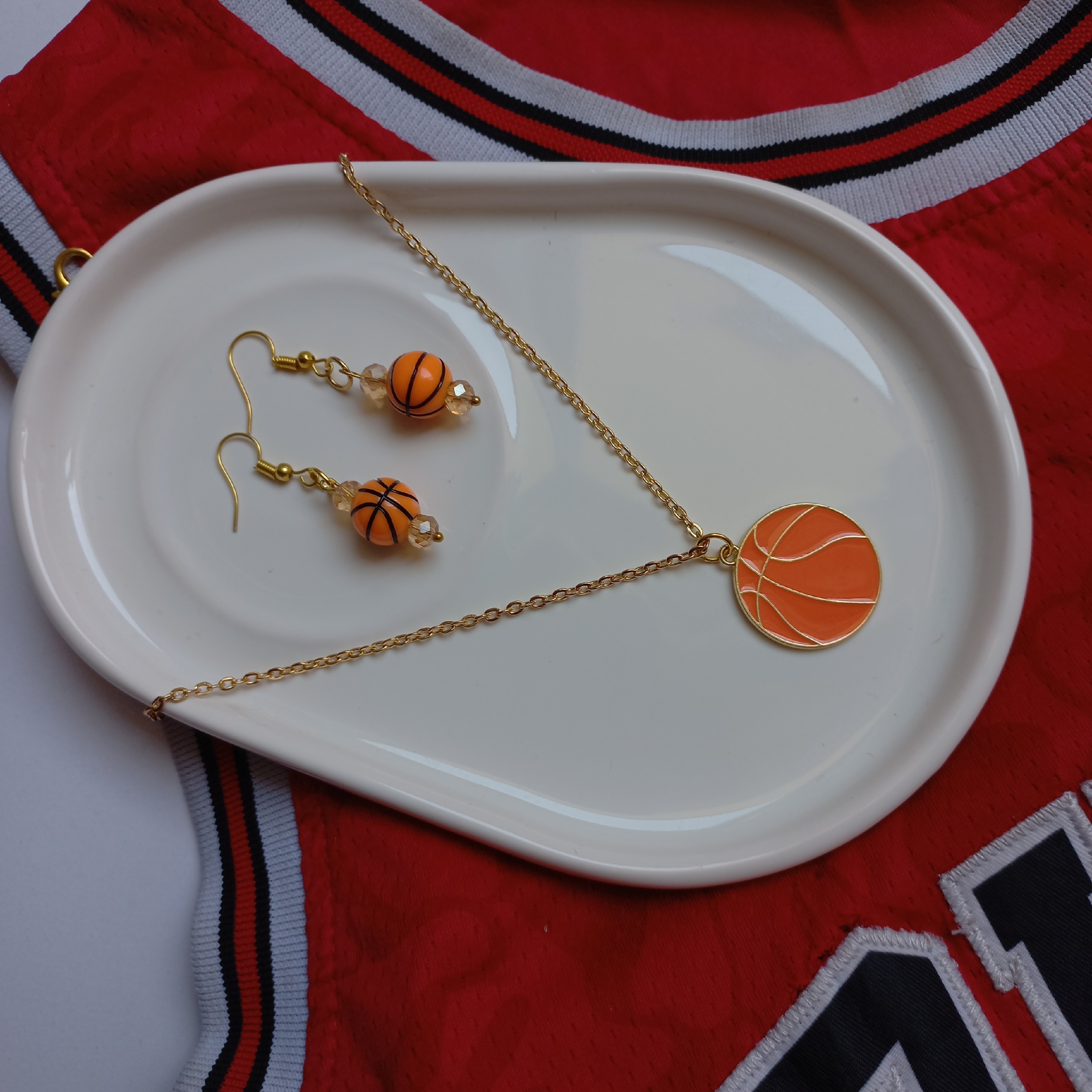 ست گردنبند و گوشواره بسکتبالی 