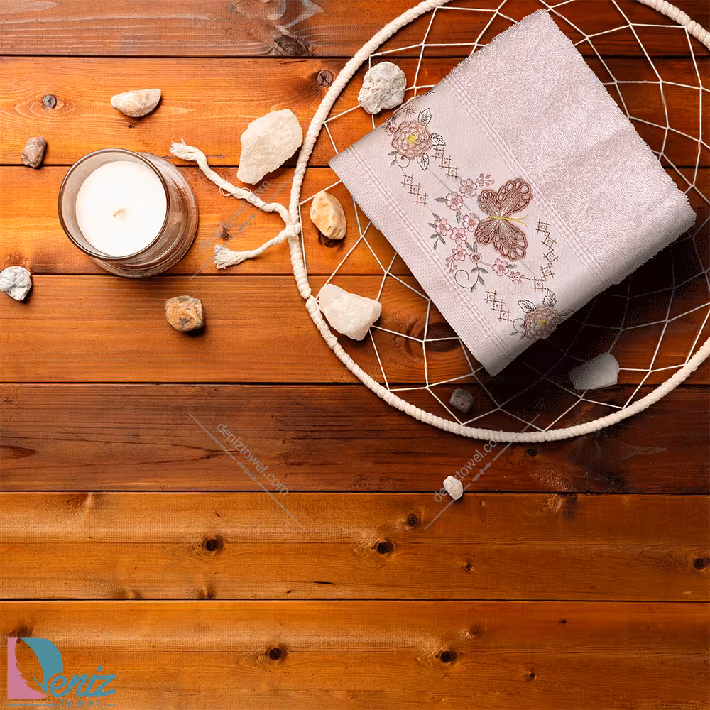 حوله دستی گلدوزی طرح پروانه رنگ پودرا