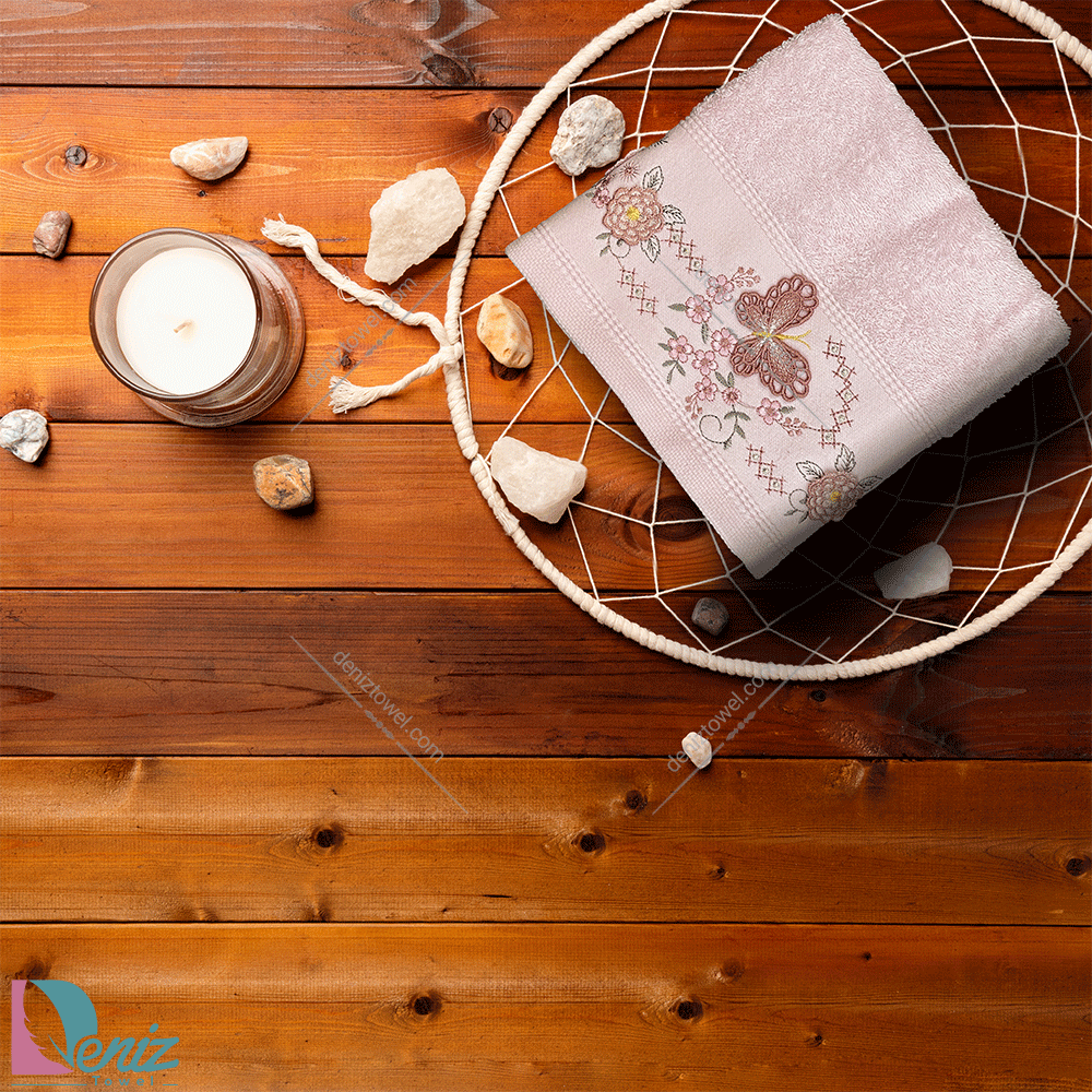 حوله دستی گلدوزی طرح پروانه رنگ پودرا