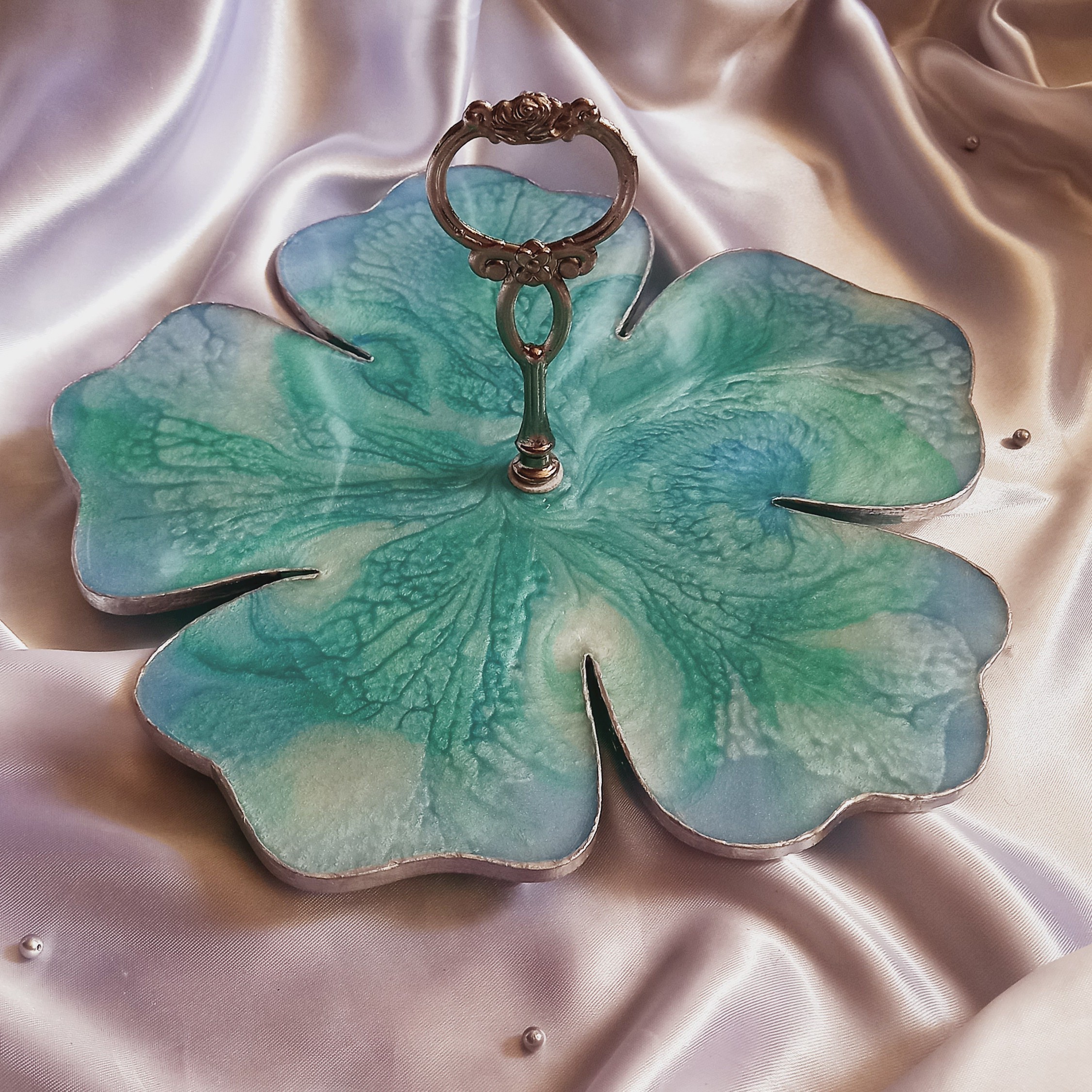 شیرینی خوری 