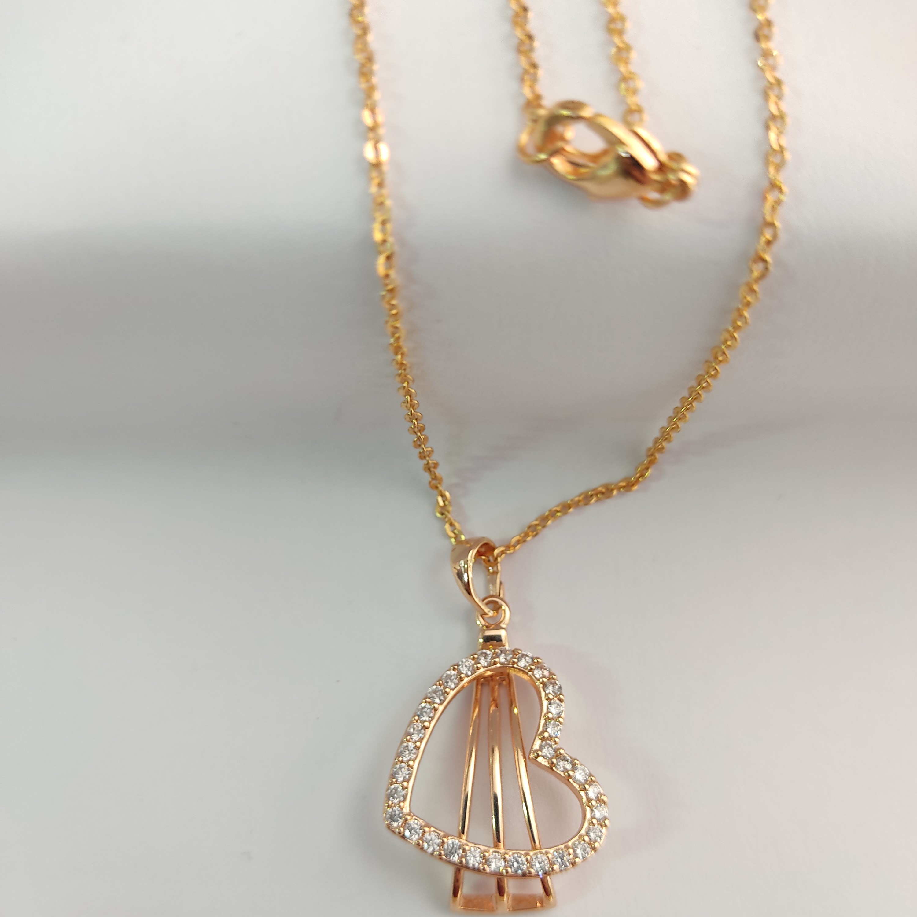 زنجیر و پلاک قلب نگین دار استیل