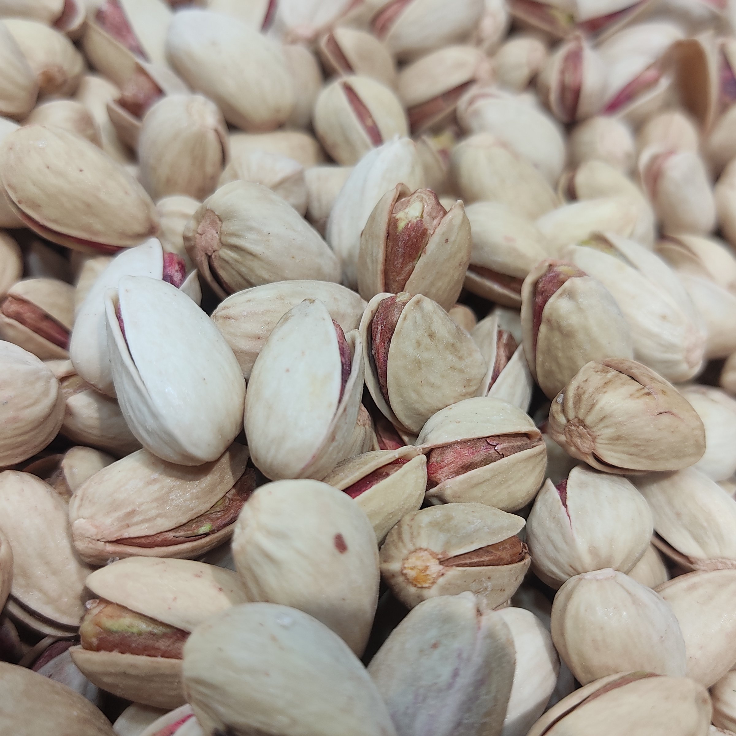 پسته احمدآقایی  گردی صادراتی درجه یک ( یک کیلو)