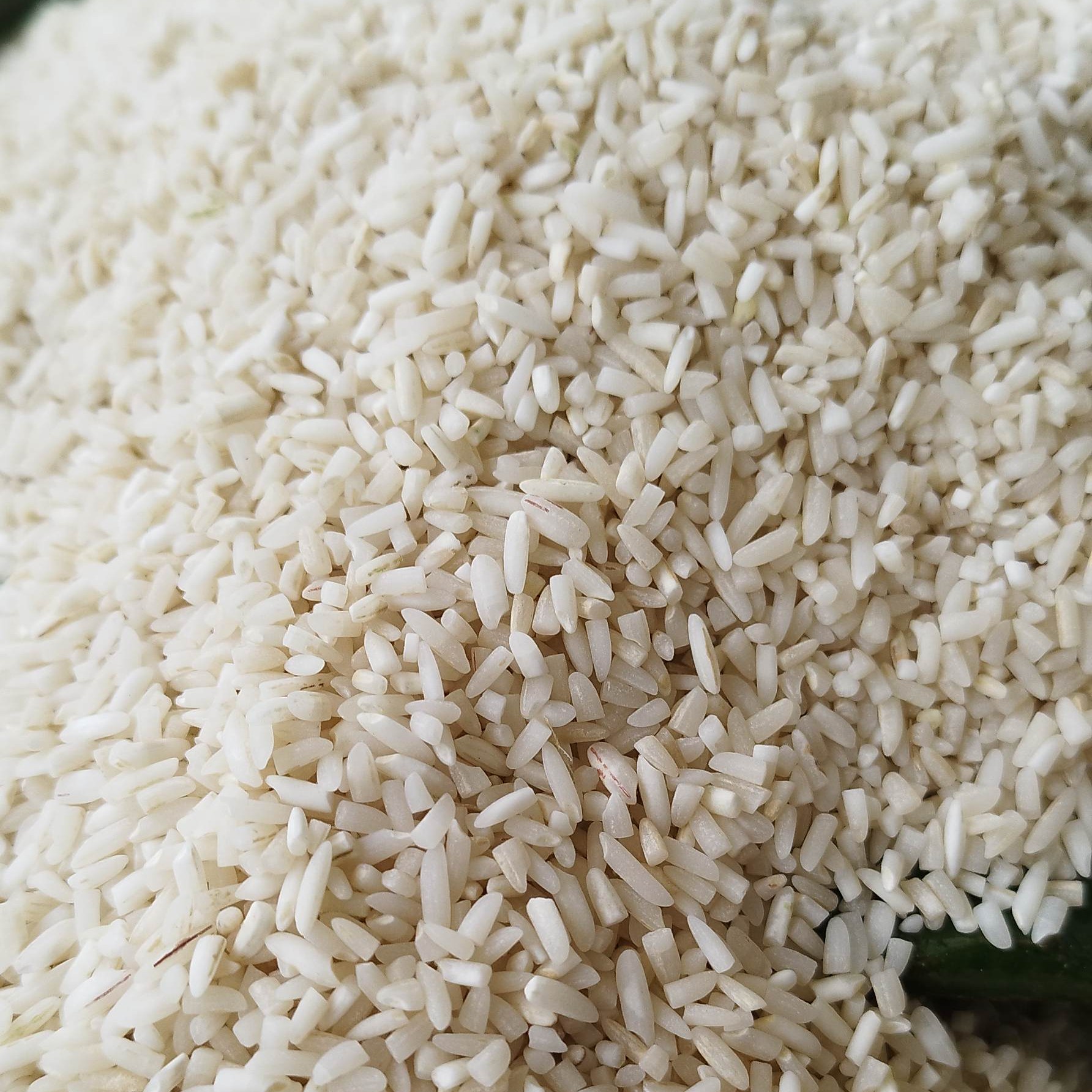 برنج سر لاشه هاشمی گیلان محصول شهر برنج آستانه اشرفیه. با پخت بینظیر و عطر و طعم عالی
