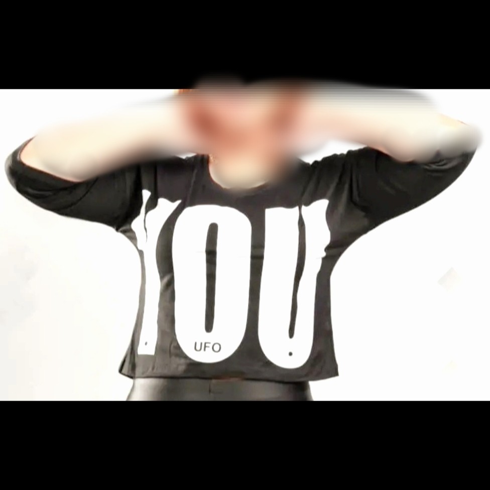 تیشرت دخترانه طرح یو