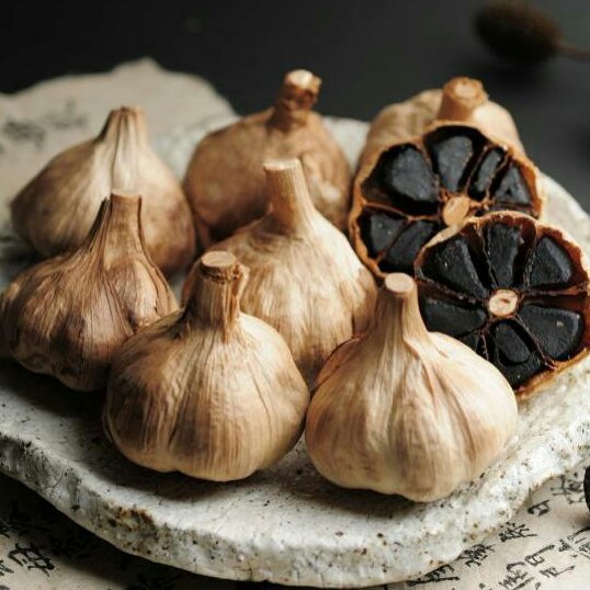 سیر سیاه بصورت فله ای 500گرم