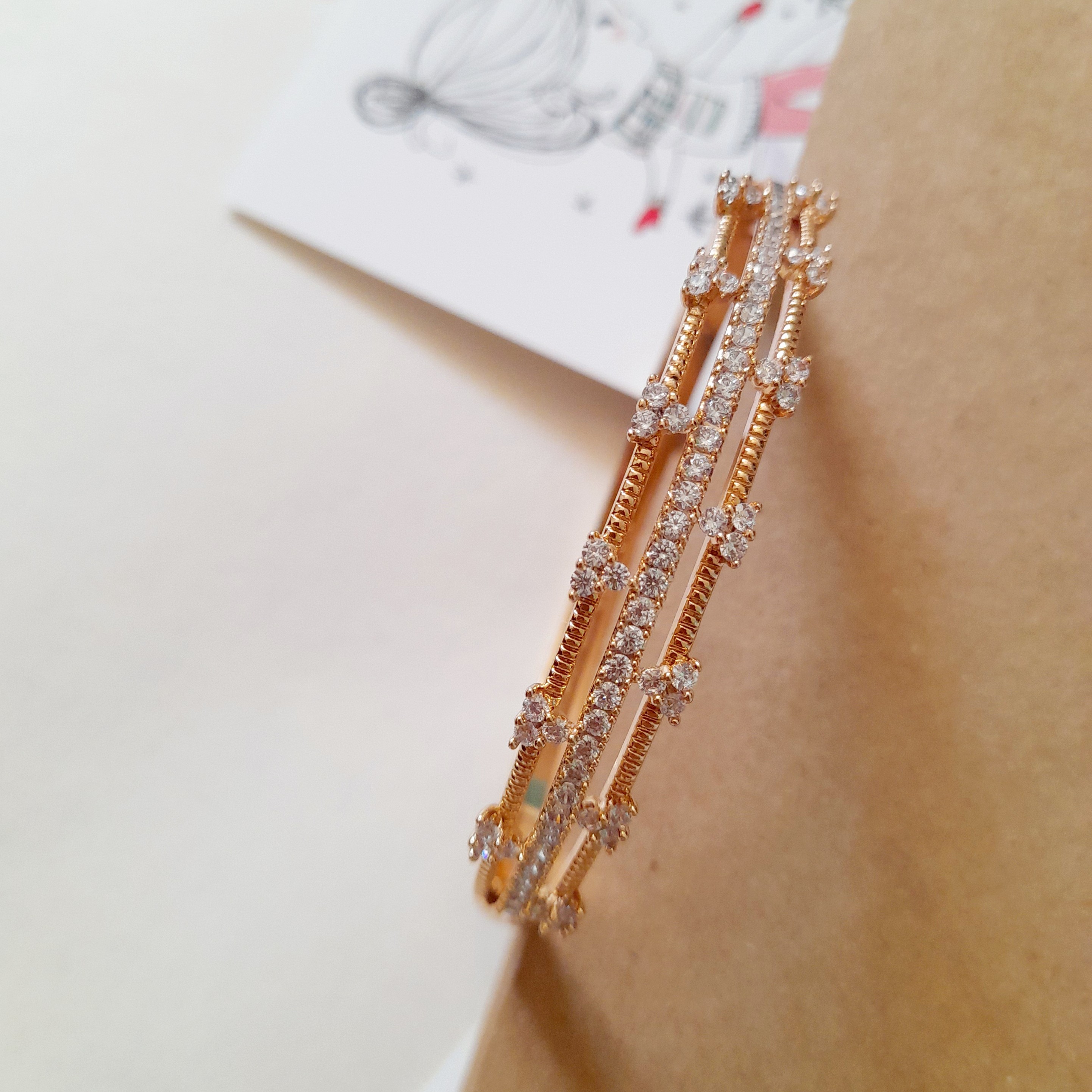 دستبند ژوپینگ النگویی نگین دار رنگ ثابت