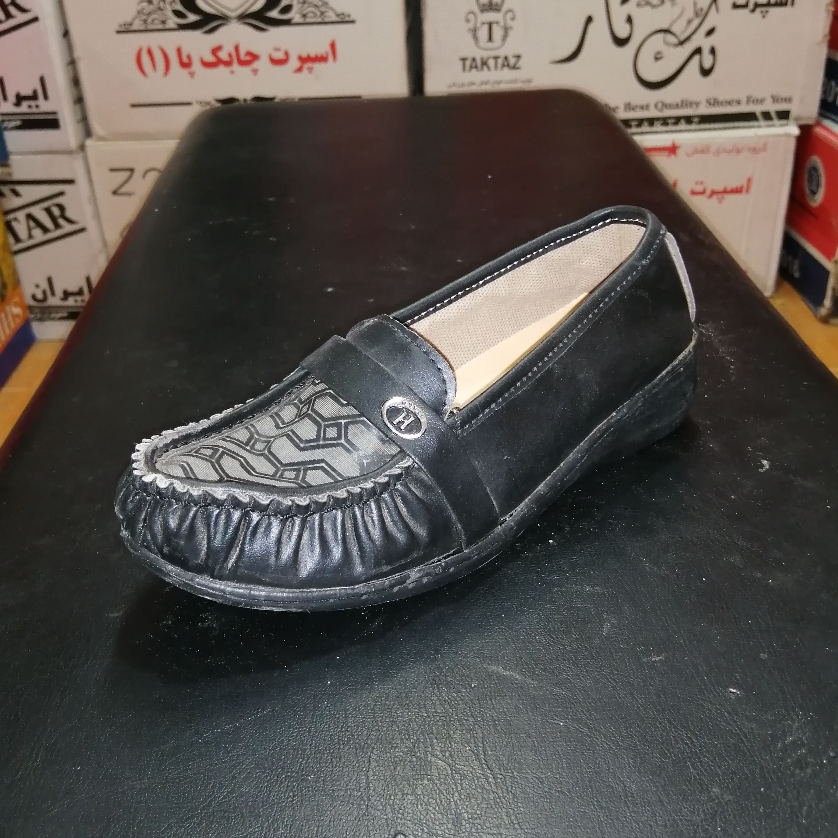 کفش های زنانه بسیار سبک و راحت مخصوص خانوم های پا به سن گذاشته