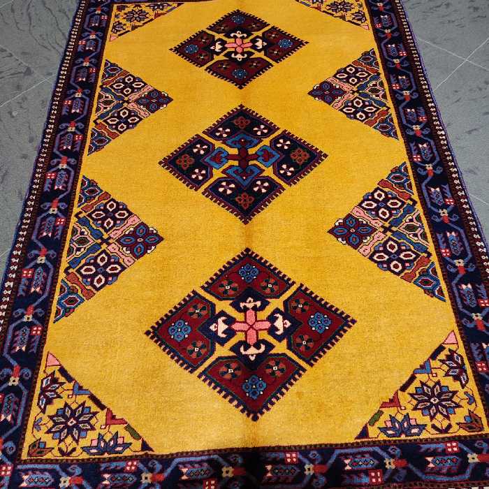 فرش دستبافت یک و نیم متری طرح لوزی کد AA459