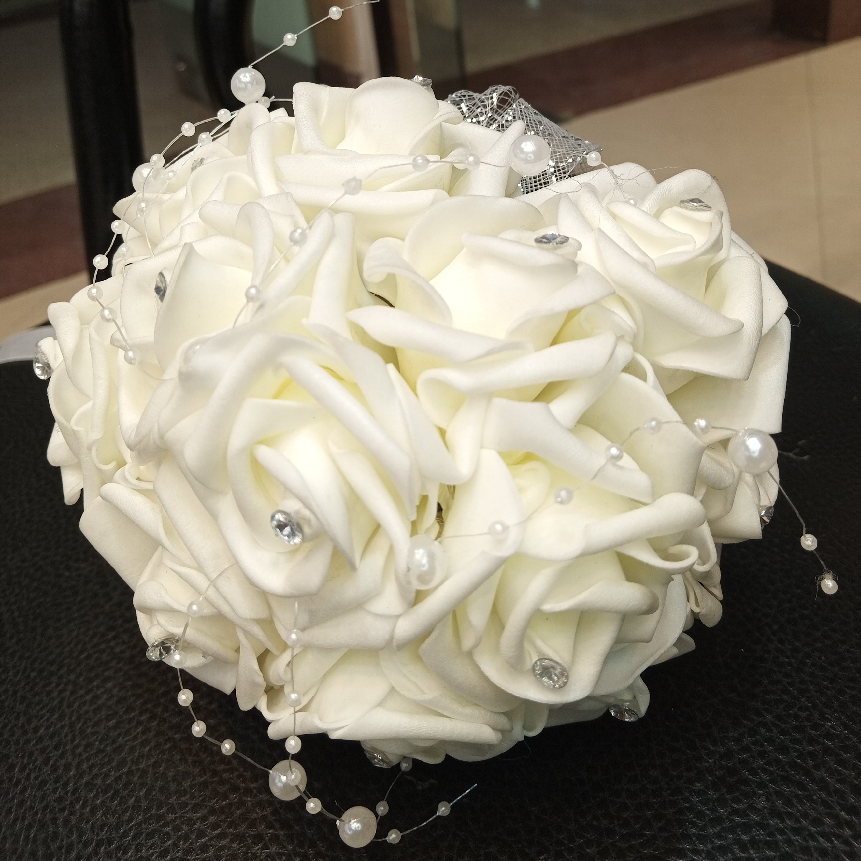 دسته گل عروس گل رز نباتی