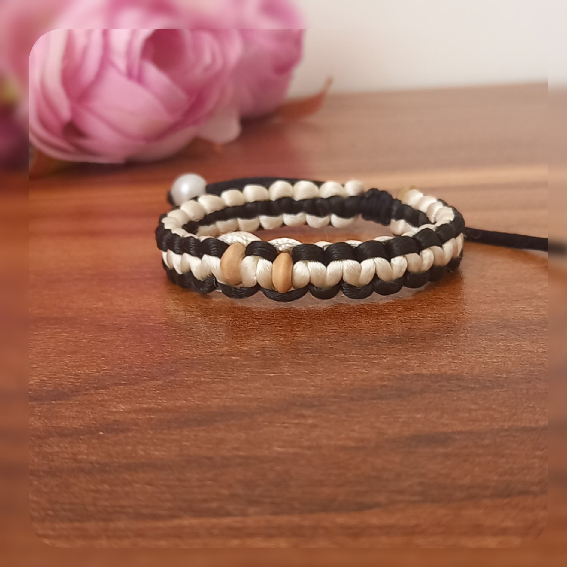 دستبند بافت اسپرت