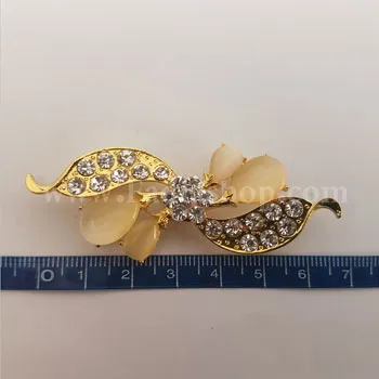 گل سینه جفتی طلایی