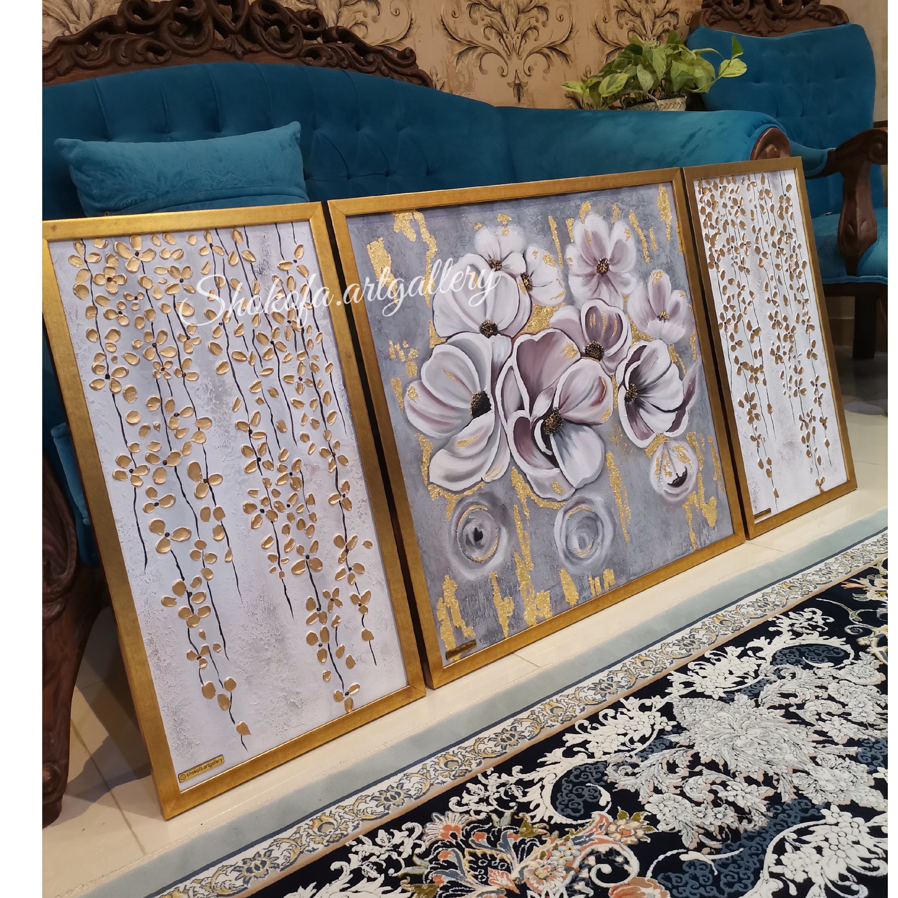 تابلو سه لت گل با قاب در ابعاد 60در 60 و دو عدد 30 در 60زمینه تابلو پتینه و شکوفه ها برجسته 