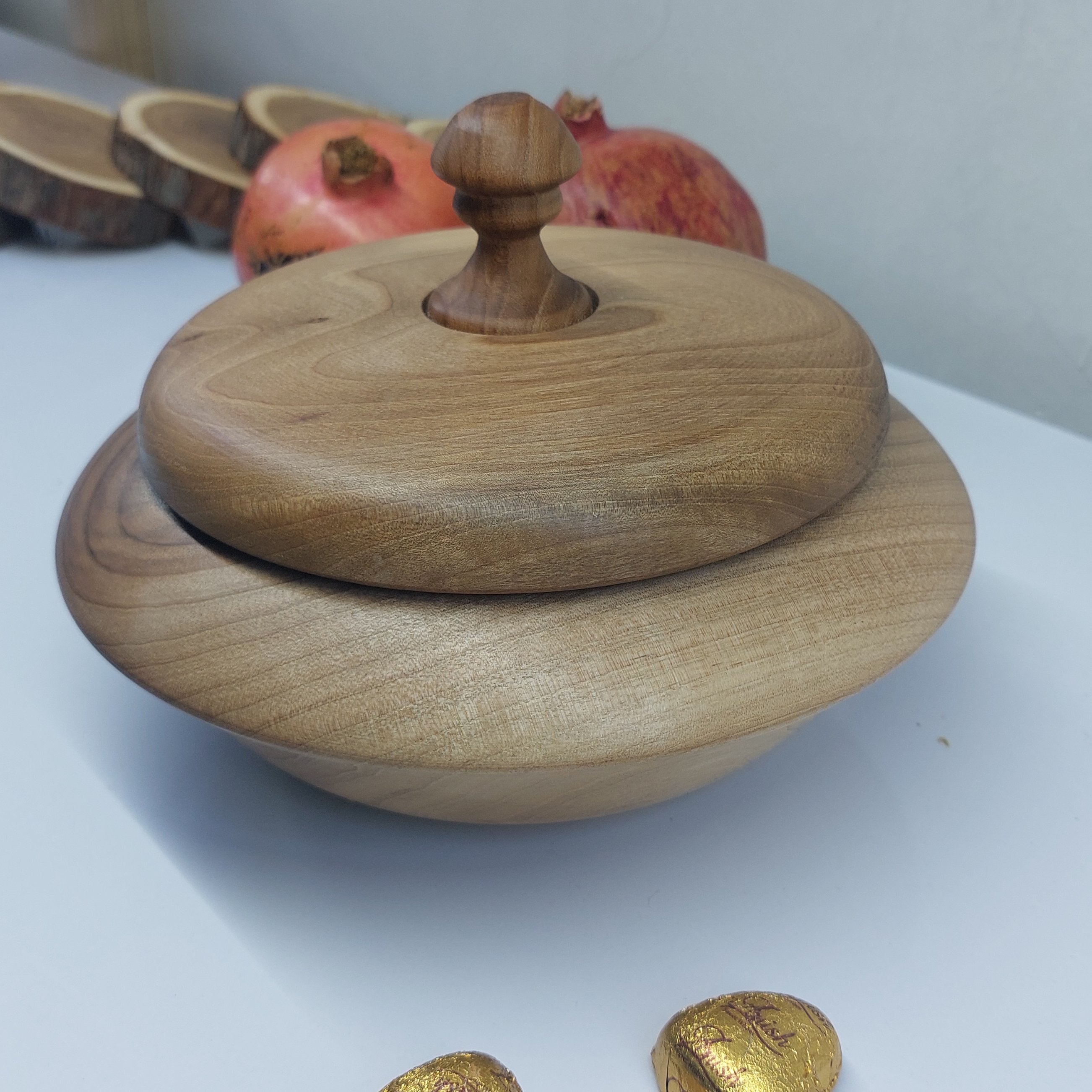 شکلات خوری چوبی بزرگ