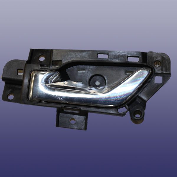 دستگیره داخلی بازکن درب جلو چپ آریزو 5 چین یدک مرکزی - خرید لوازم یدکی خودروهای چینی - لوازم یدکی خودروهای کره ای - لوازم یدکی خودروهای ژاپنی - کف قیمت بازار - ارسال سریع به سراسر ایران