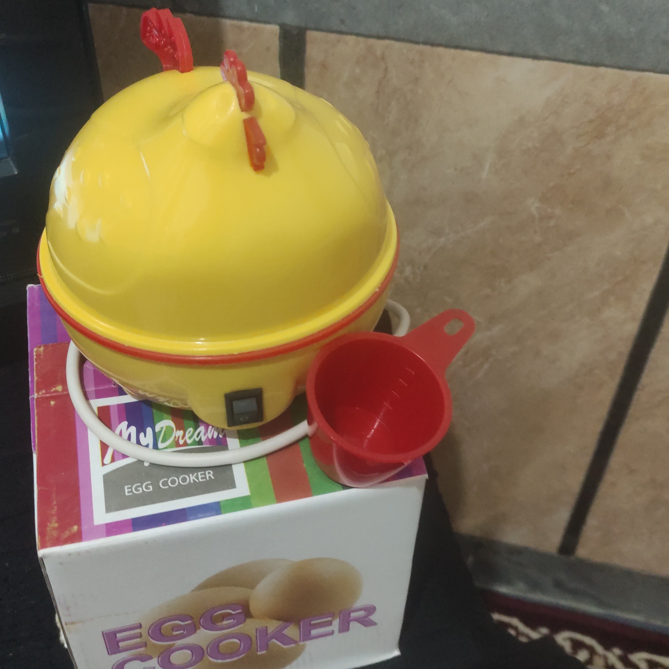 تخم مرغ آب پز برقی