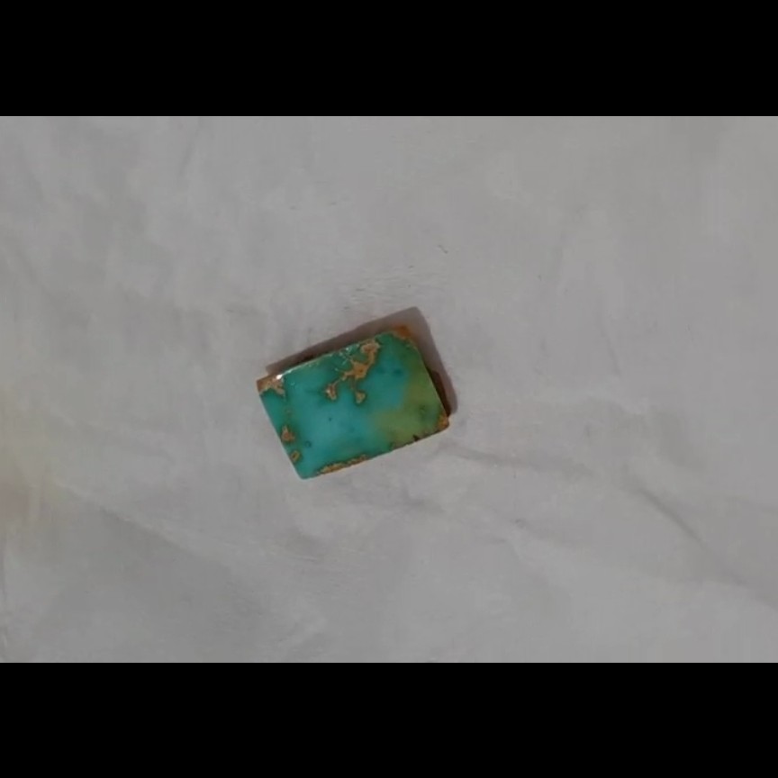 فیروزه چهارگوش رنگ خاص