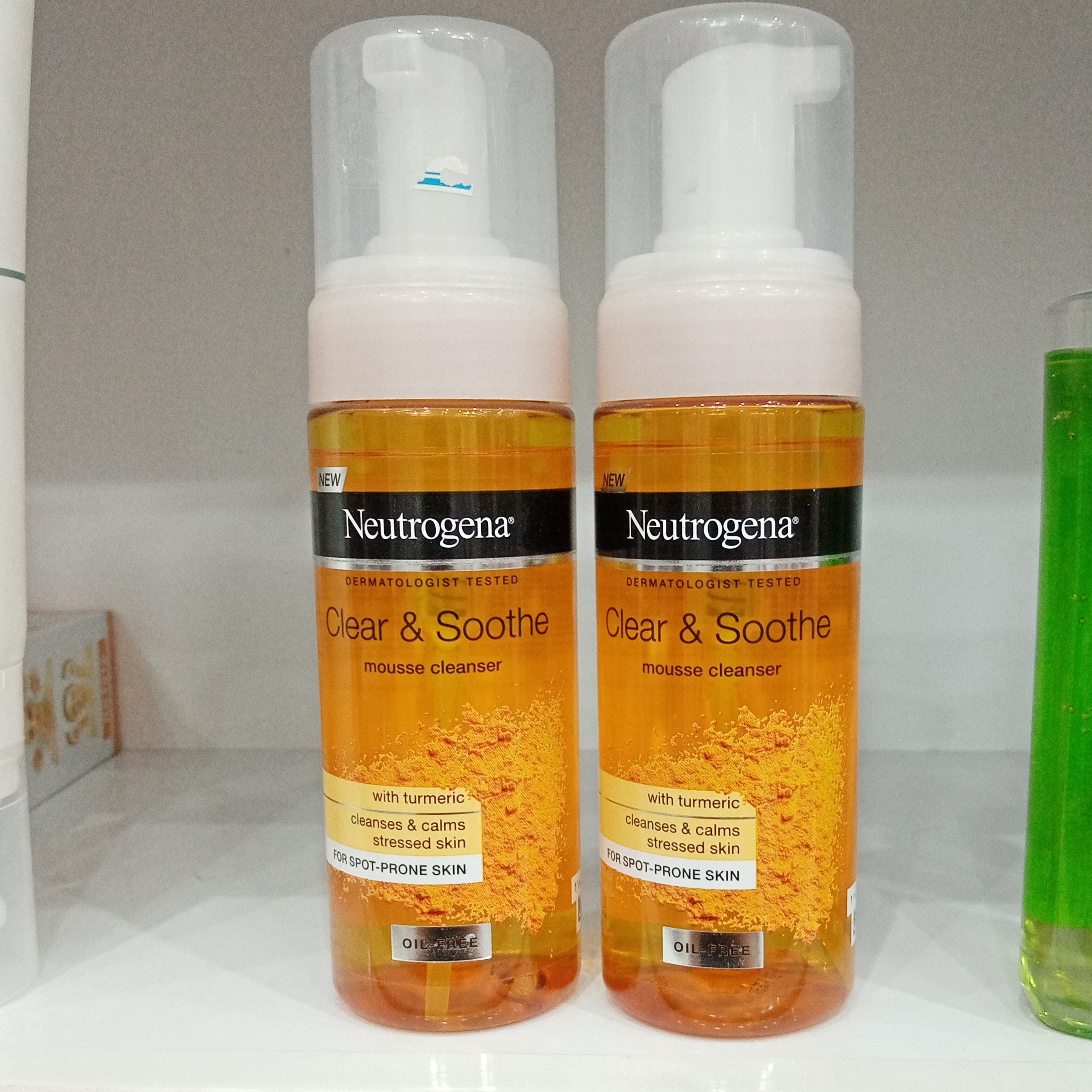 فوم شست وشوی نتروژینا زردچوبه