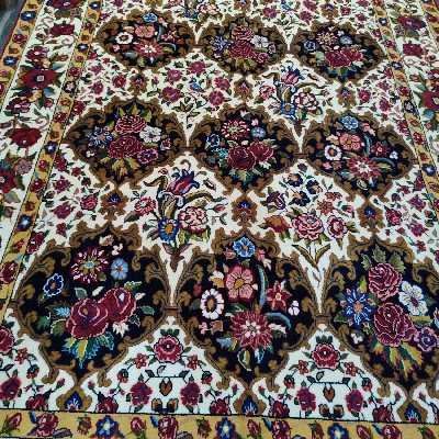 فرش دستبافت چهار متری طرح قاب گل رز کد AA82