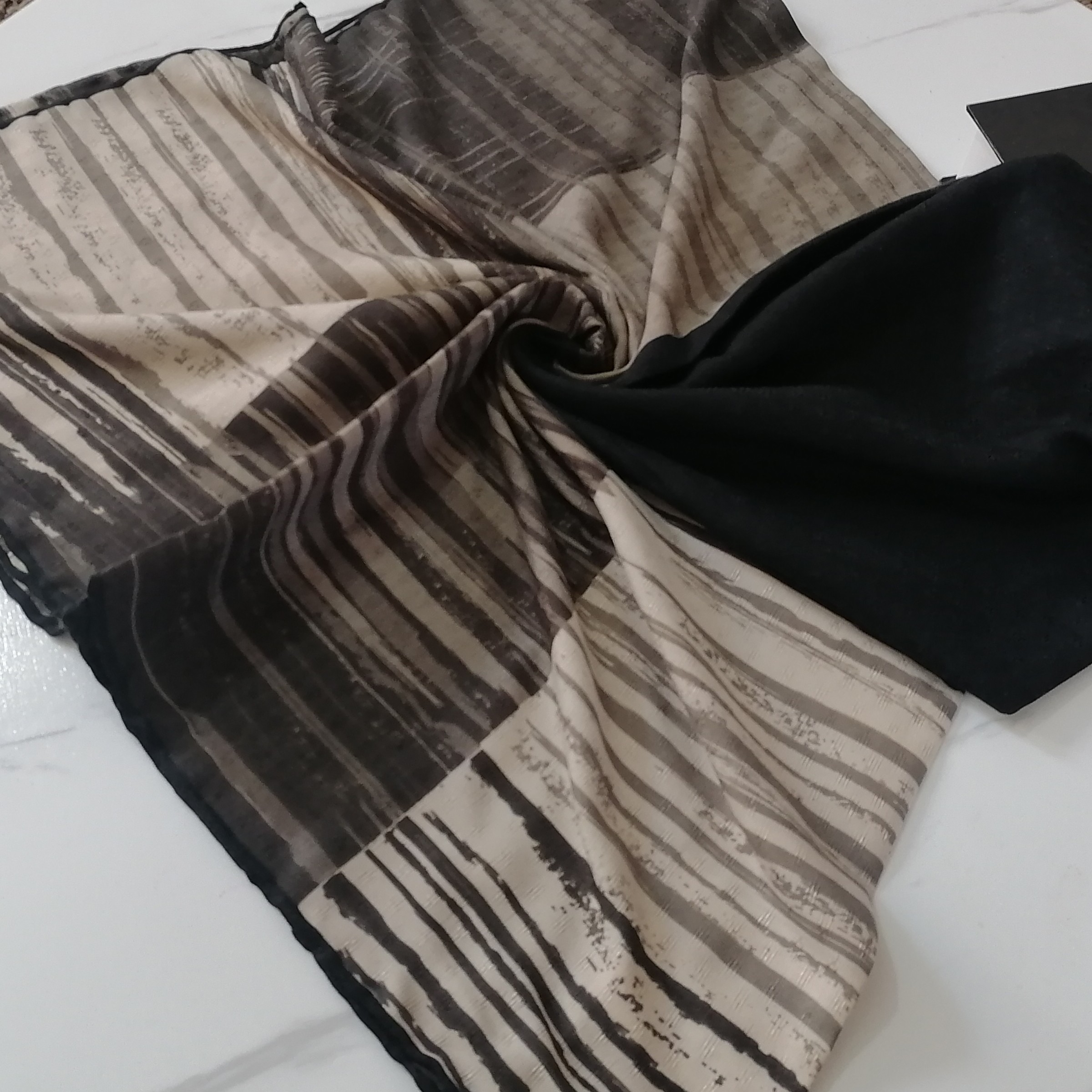 روسری نخ گارزا مدل 4