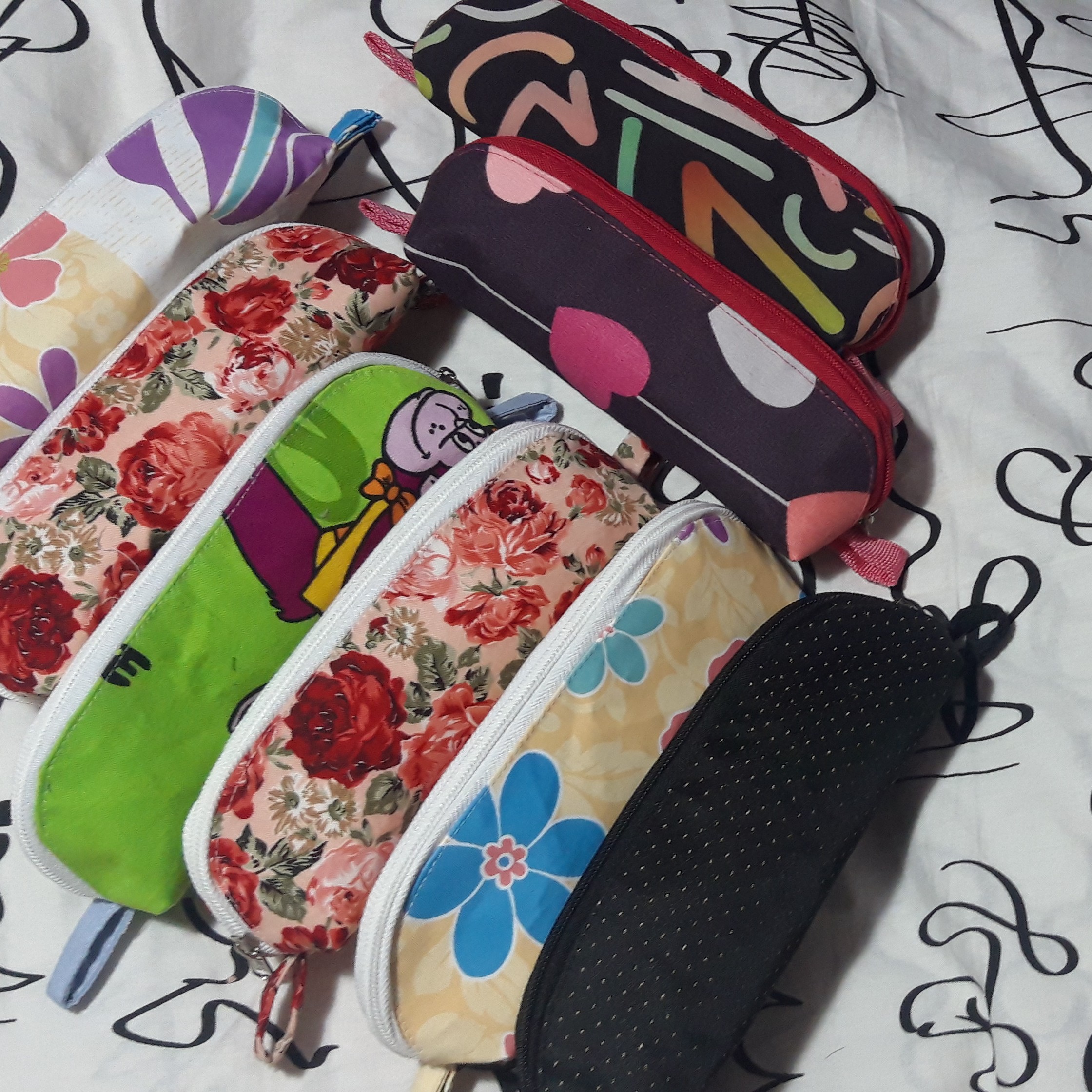 جامدادی پارچه ای  کیفیت عالی ایستایی بالا  جادار و نقلی طراحی زیبا پوشاک بهارپوش